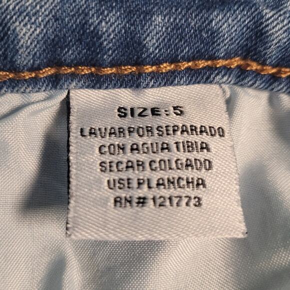 Y2K GOGO Jeans sz 5 Distressed Light Wash 3D Logo Denim Teen Low Rise Stretch - Picture 6 of 6